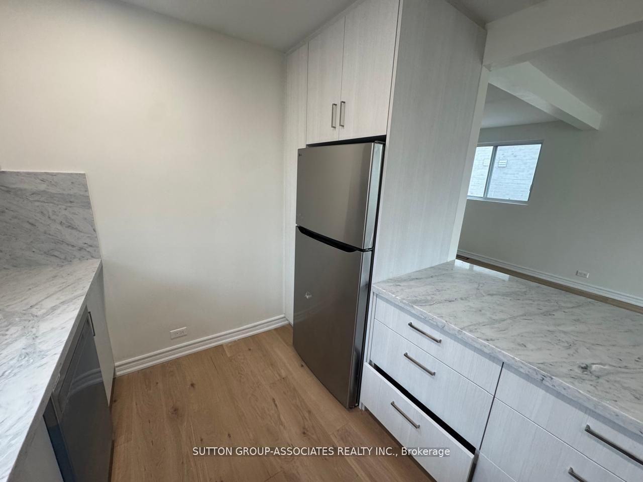 Additional image 4 of 121 Yardley Avenue, Toronto, ON, M4B 2B3