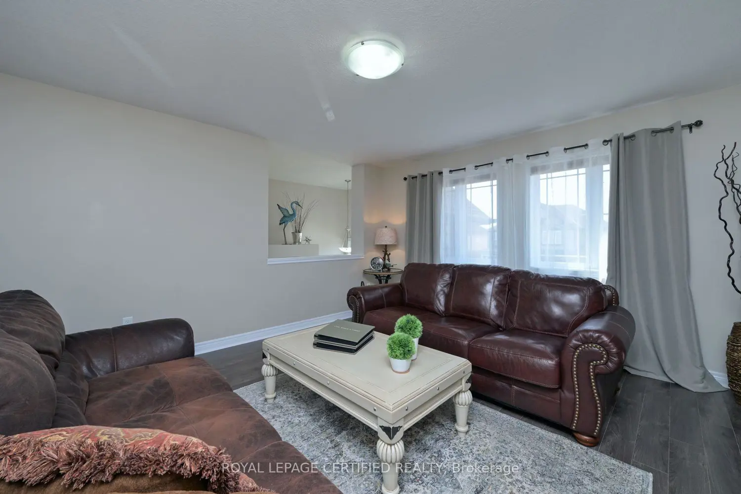 Additional image 4 of 102 Oakes Crescent