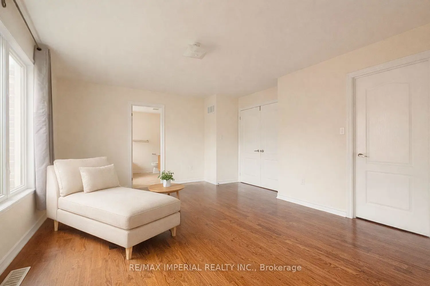 Additional image 5 of 155 Art West Avenue