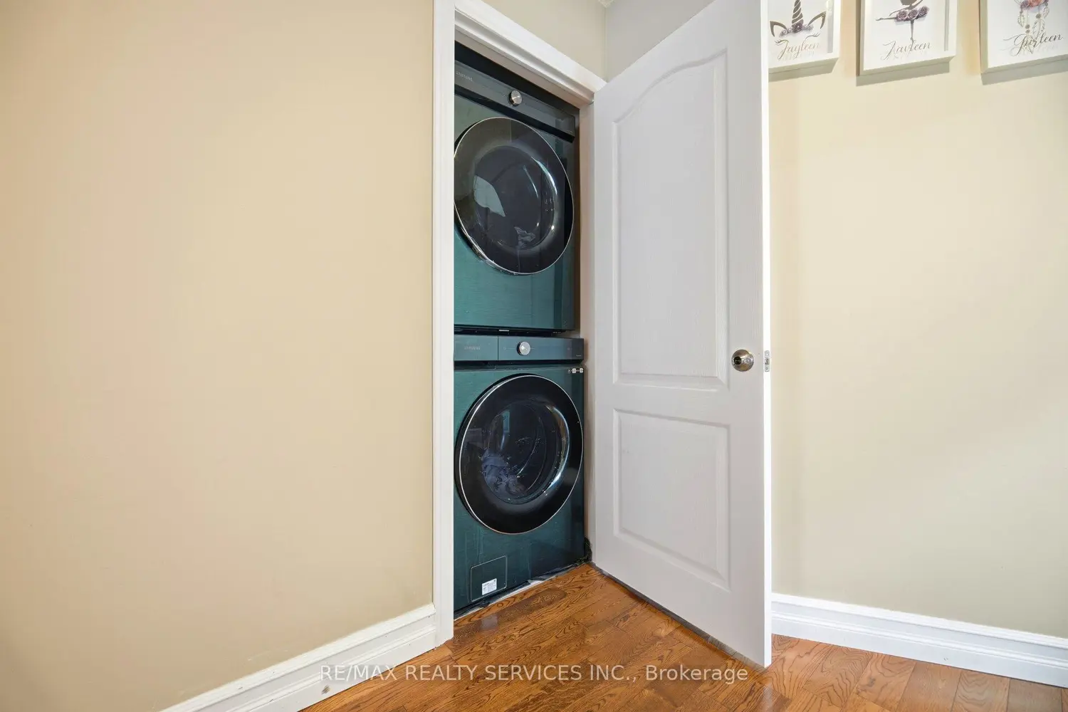 Additional image 11 of 1569 Killarney Beach Road