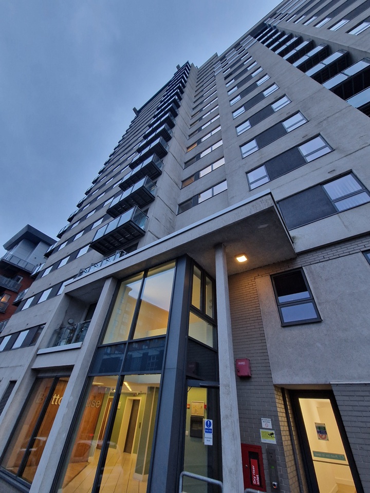 1 Bed Flat, Britton House, M4, N1 7GU