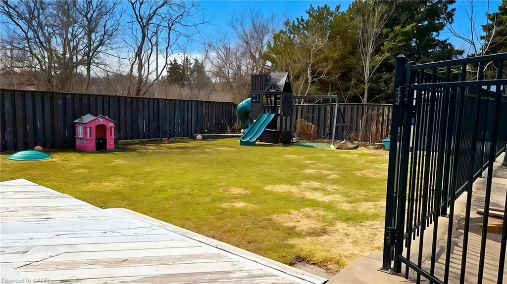 Additional image 3 of 416 Warrington Drive, Waterloo, ON, N2L 2P8