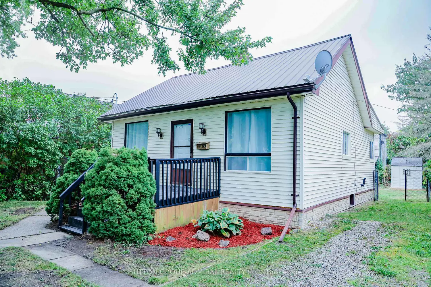 383 Edmonton Street photo 2