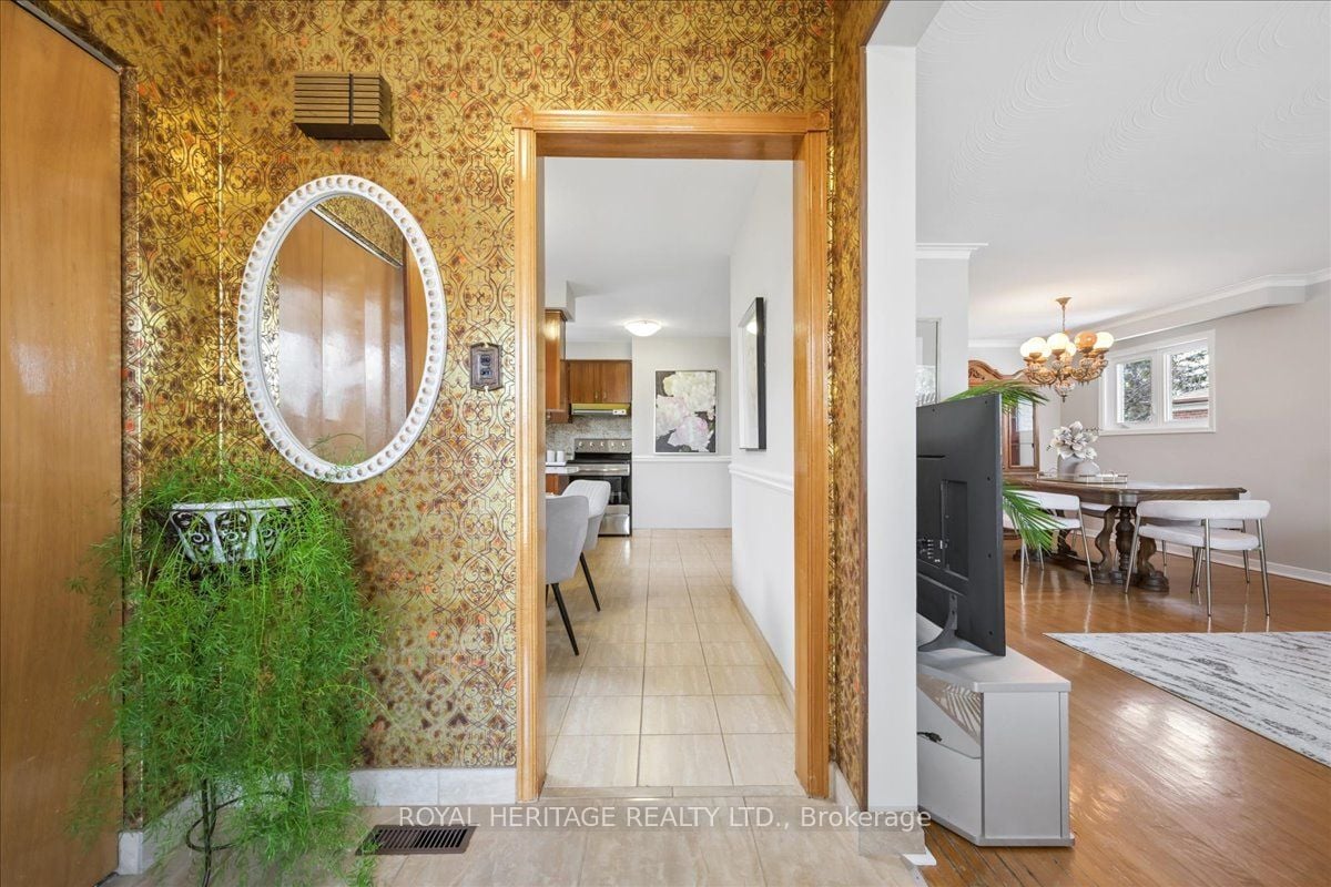 Additional image 4 of 297 Driftwood Avenue, Toronto, ON, M3N 2N6