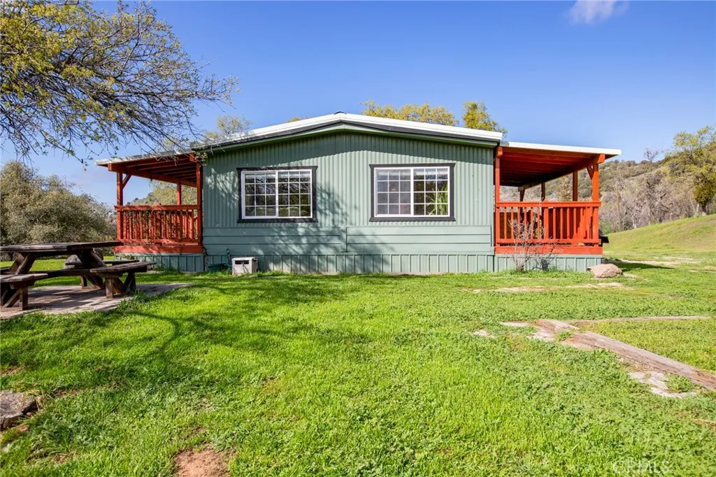 49980 Daffodil Ln, Squaw Valley, CA 93675