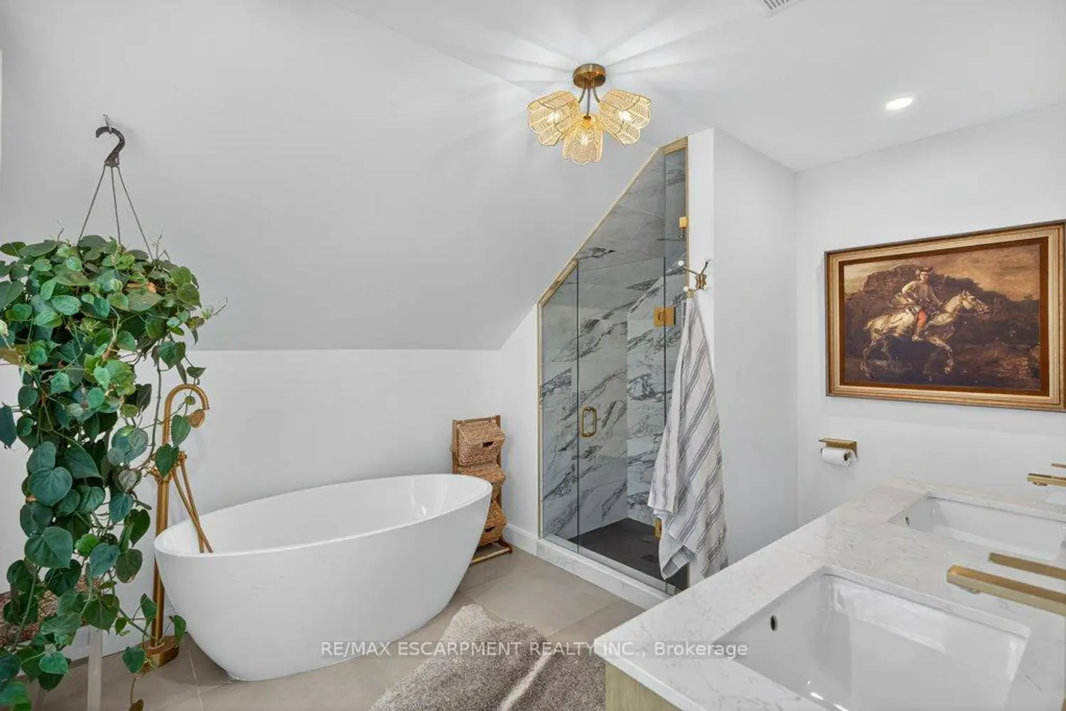 Additional image 9 of 5 Lees Line