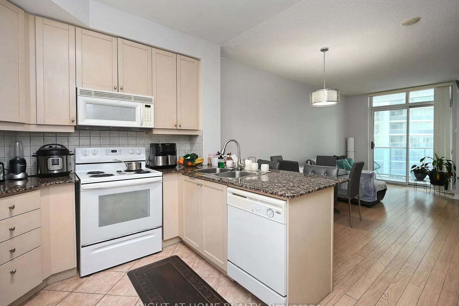 Additional image 2 of 90 Absolute Avenue 908