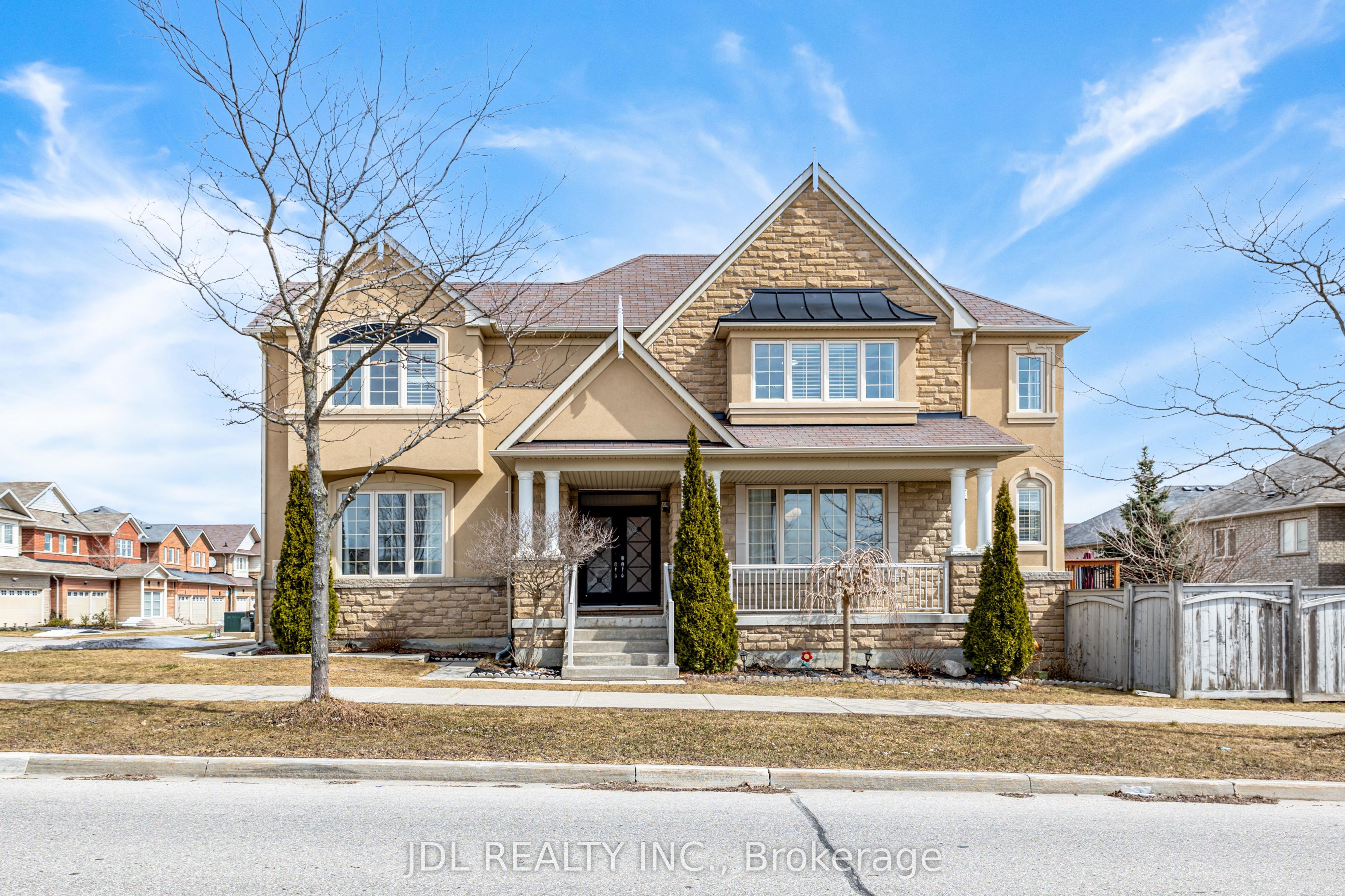 3 Mansard Drive, Richmond Hill, ON, L4E 0L8