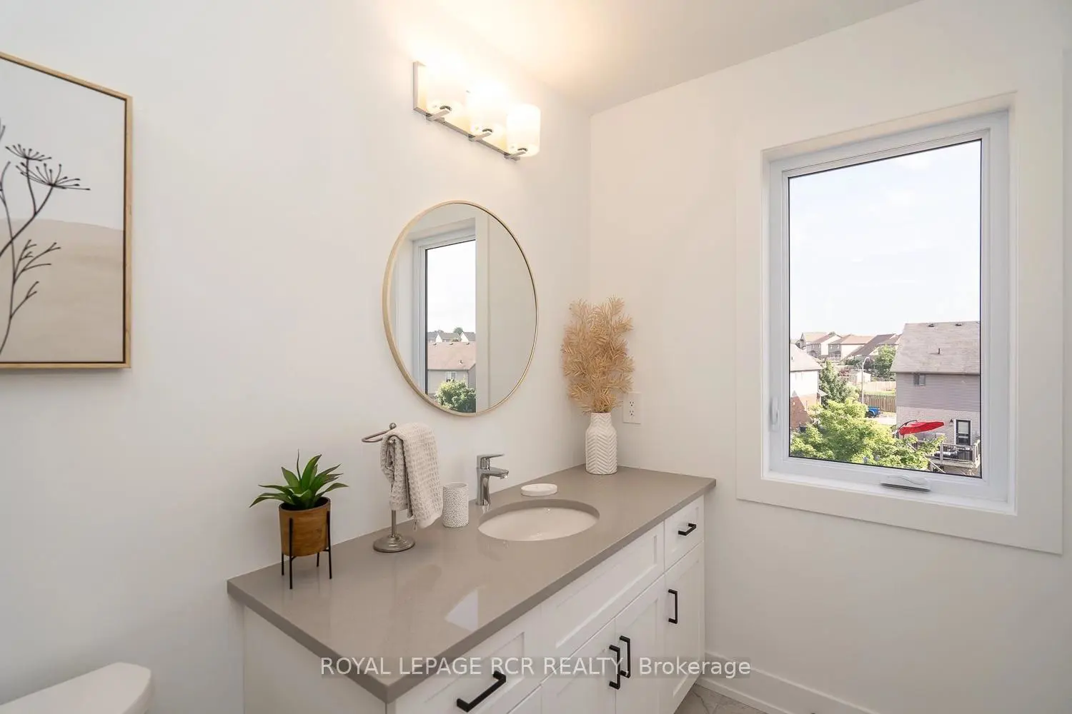 Additional image 13 of 690 Broadway Avenue 8