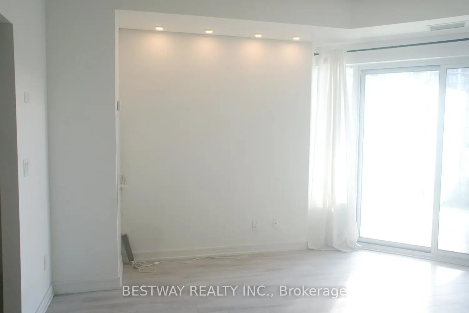 Additional image 11 of 621 Sheppard Avenue 355