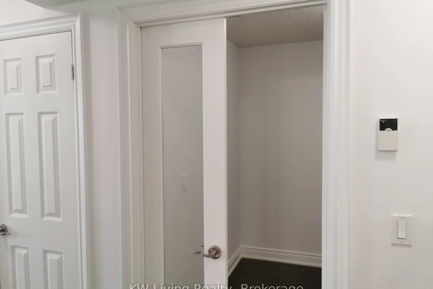 Additional image 12 of 15 Greenview Avenue 1502