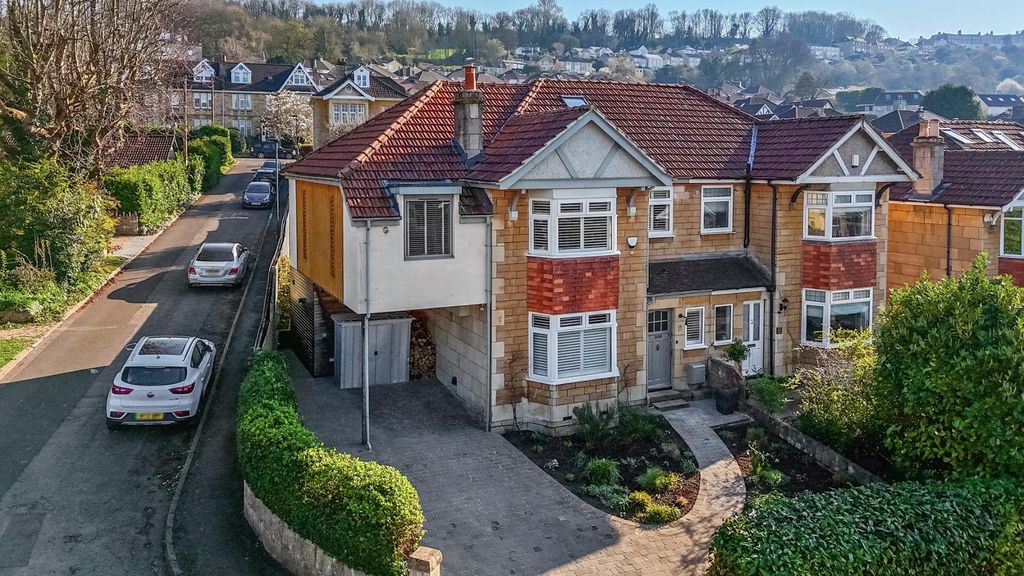4 bed semi-detached house for saleBloomfield Grove, Bath BA2