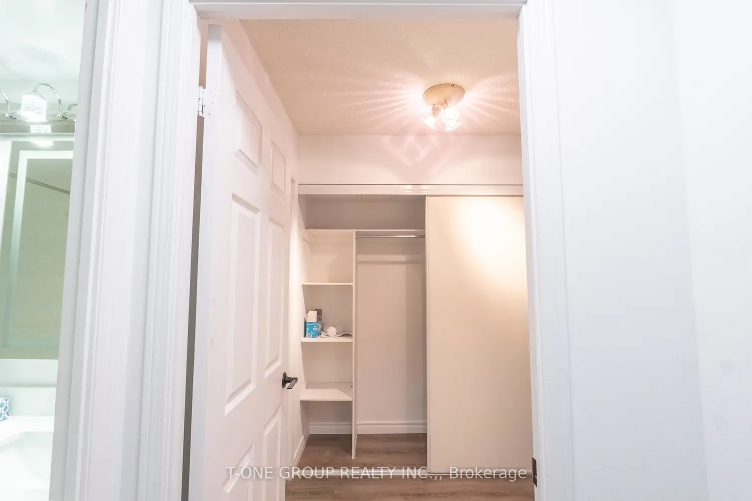 29 Pemberton Avenue 605