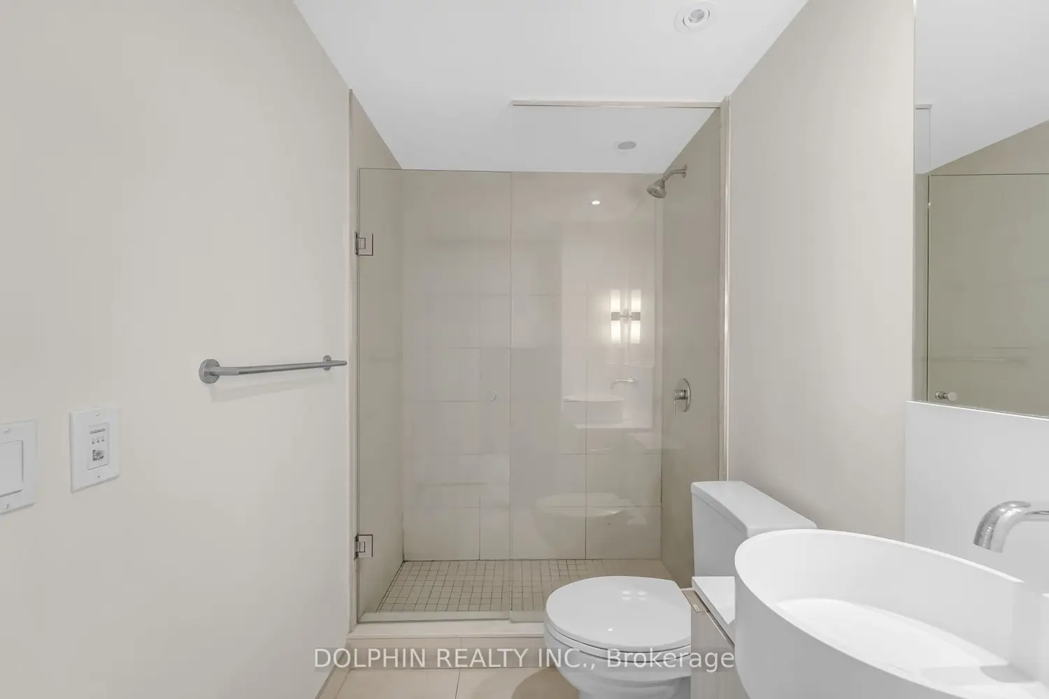 Additional image 11 of 161 Roehampton Avenue 1007