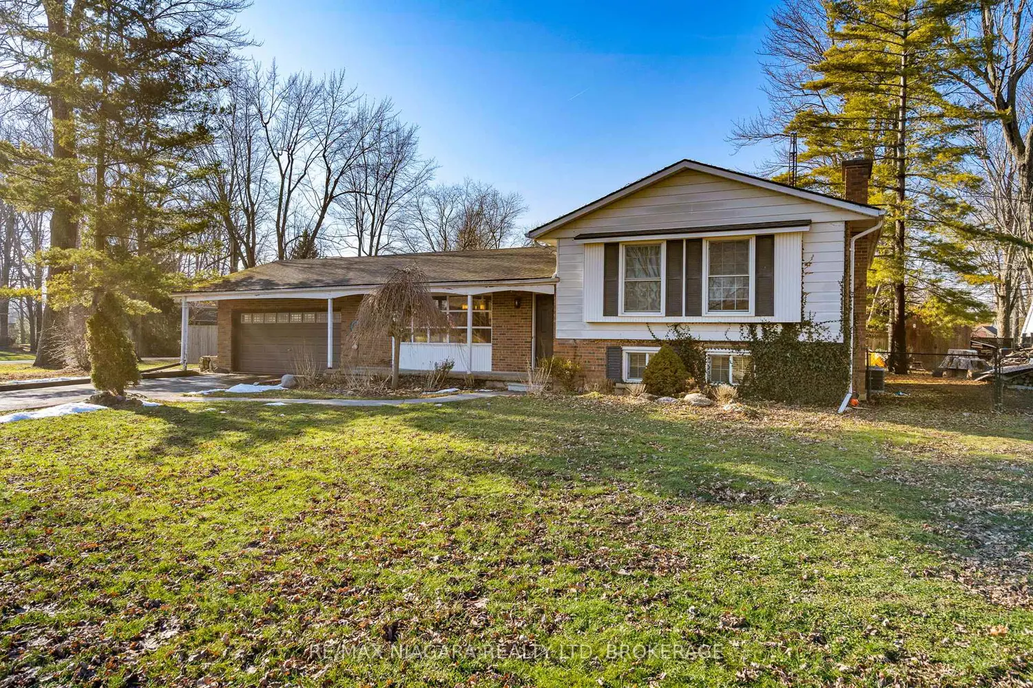 587 Daytona Drive photo 3
