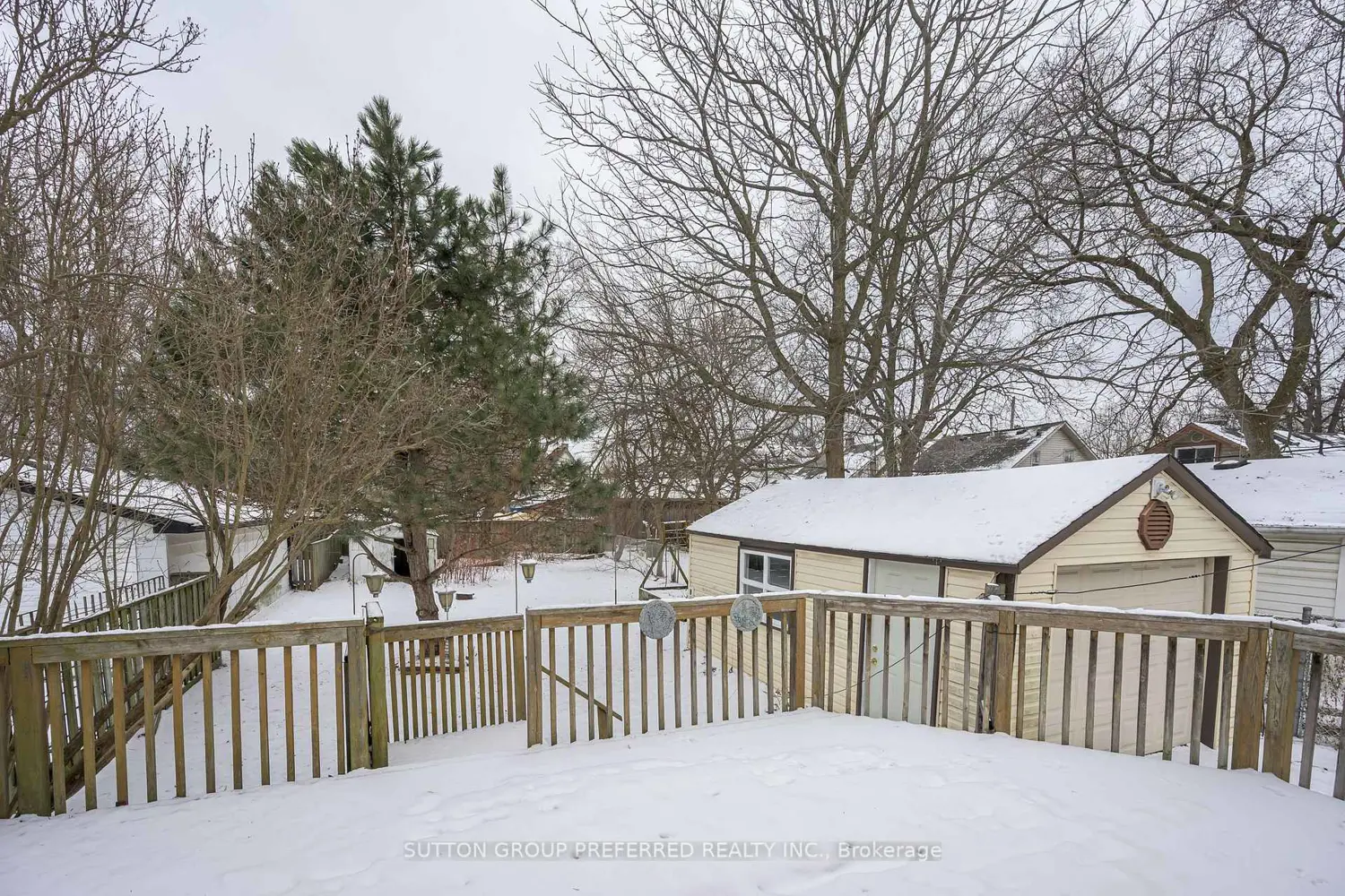 631 Glasgow Street photo 5