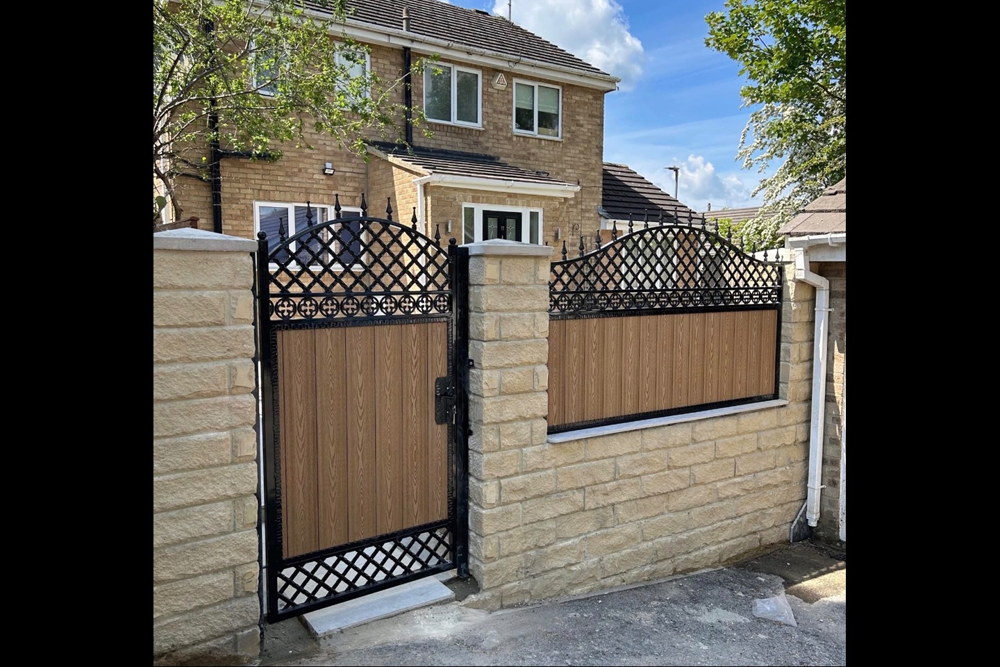 4 Bed Detached House, Mulberry Garth, LS16, N1 7GU