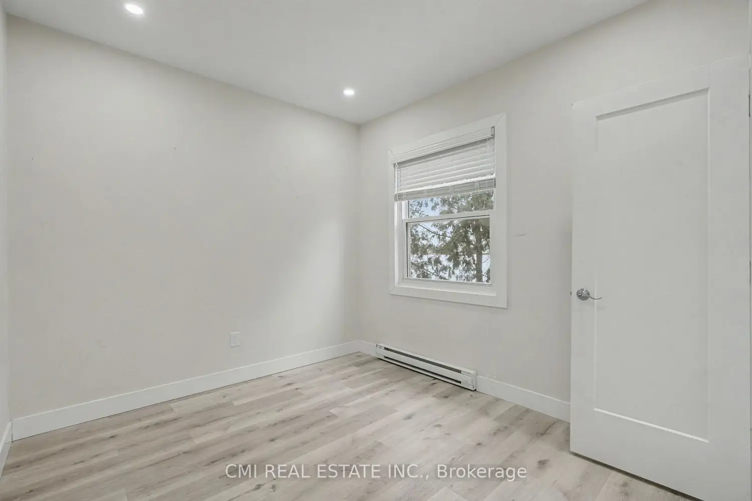 Additional image 10 of 2546 Wilson Street