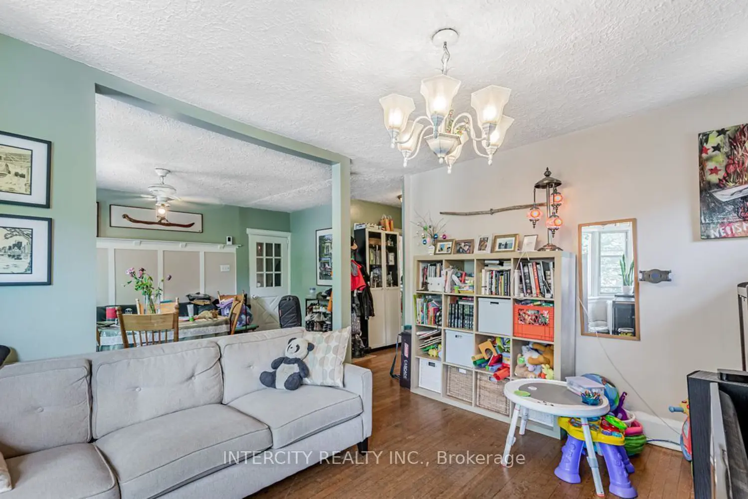 Additional image 3 of 111 Alberta Avenue