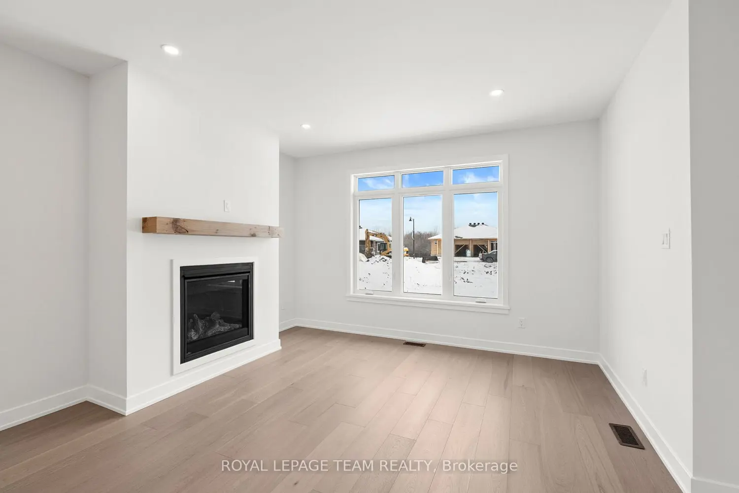 Additional image 16 of 1057 Moore Street