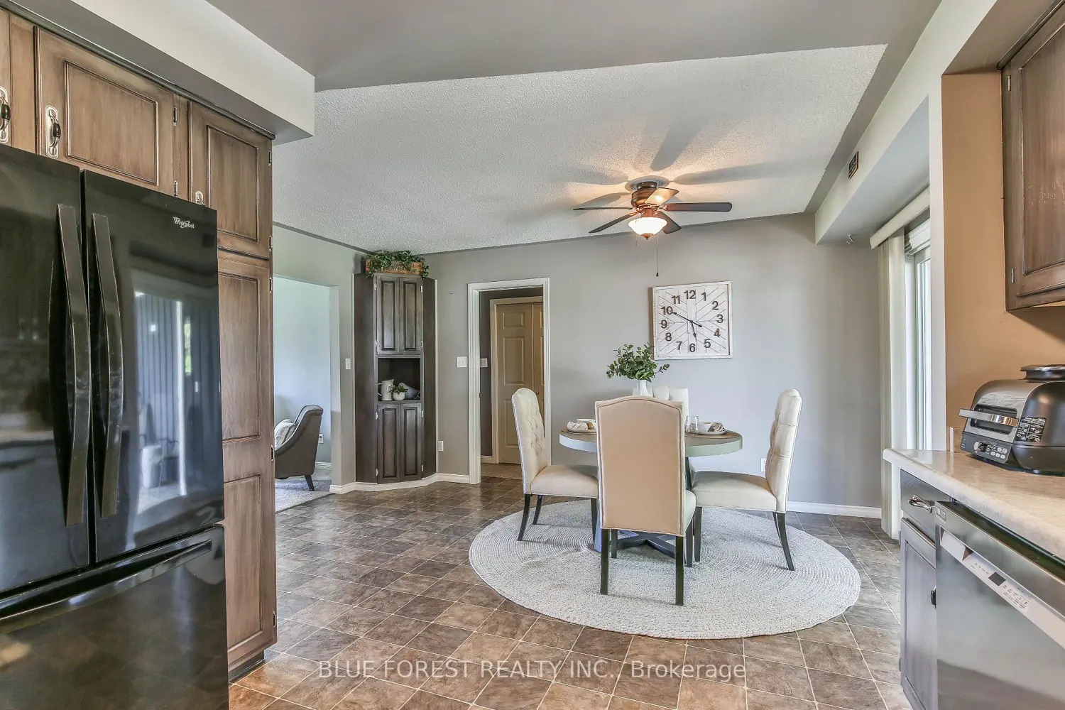 Additional image 4 of 50000 Dingle Street