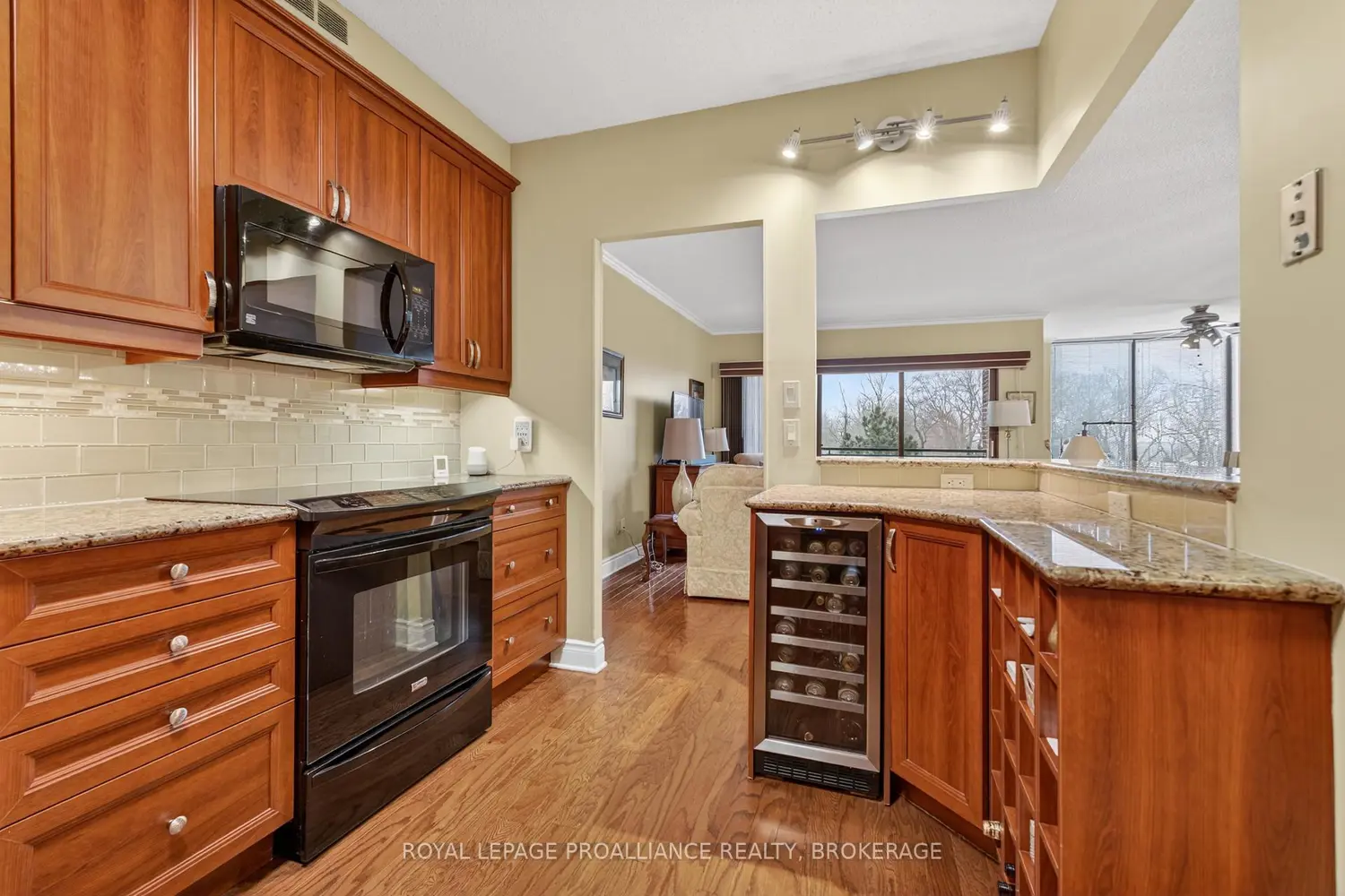 Additional image 6 of 1000 King Street 305