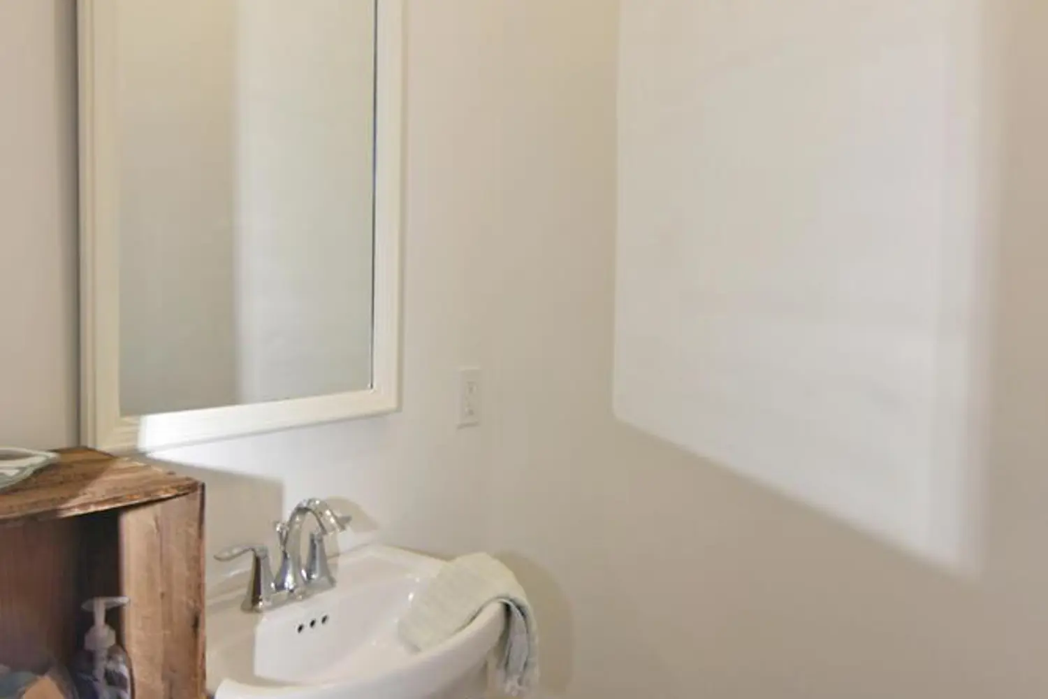 Additional image 15 of 9904 Lake Road