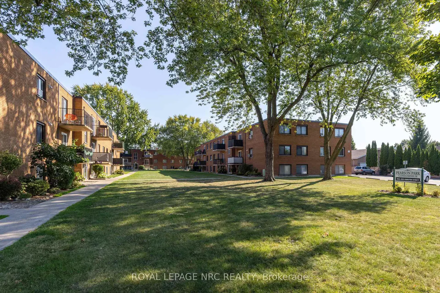 Additional image 15 of 456 Carlton Street 34