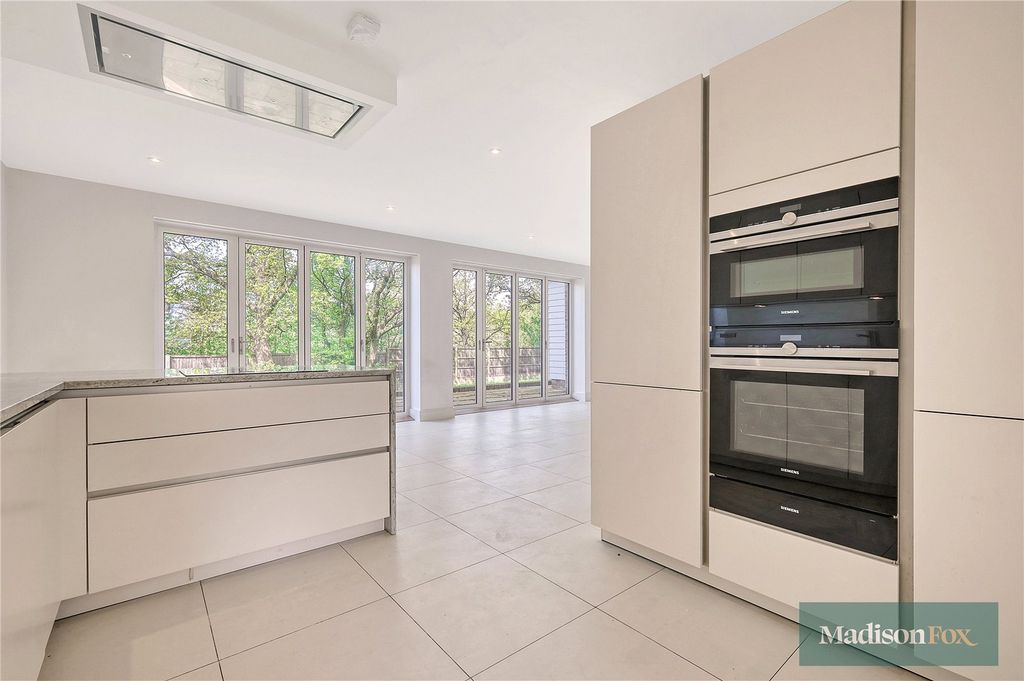 Additional image 5 of 5 bed detached house for saleHigh Road, Chigwell, Essex IG7