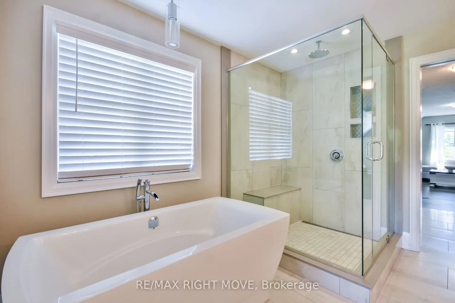 Additional image 12 of 2448 Stockdale Road