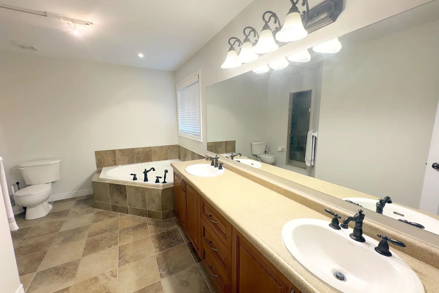 Additional image 12 of 8 Sunbeam Drive