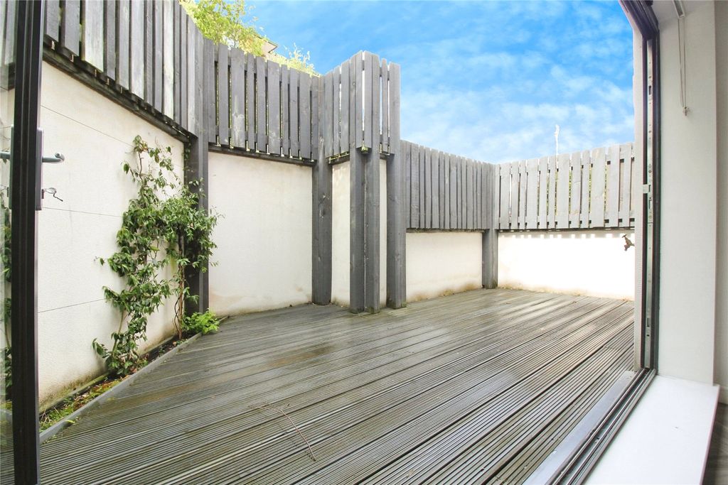 Additional image 8 of 2 bed flat for saleWatlington Street, Reading RG1
