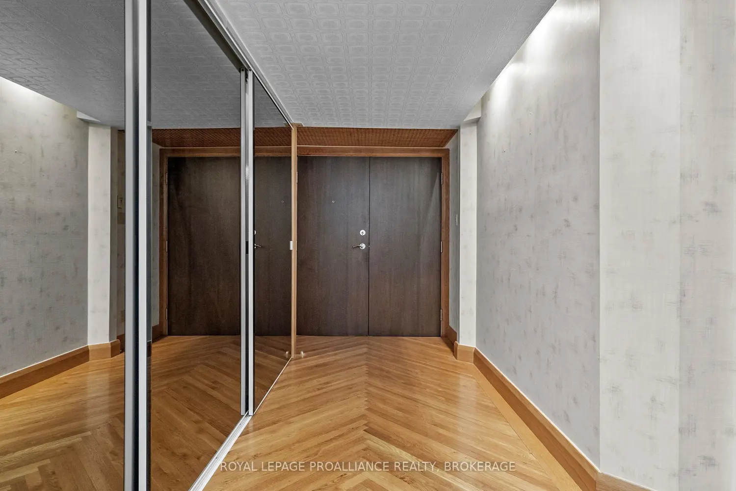 Additional image 4 of 185 Ontario Street 1602