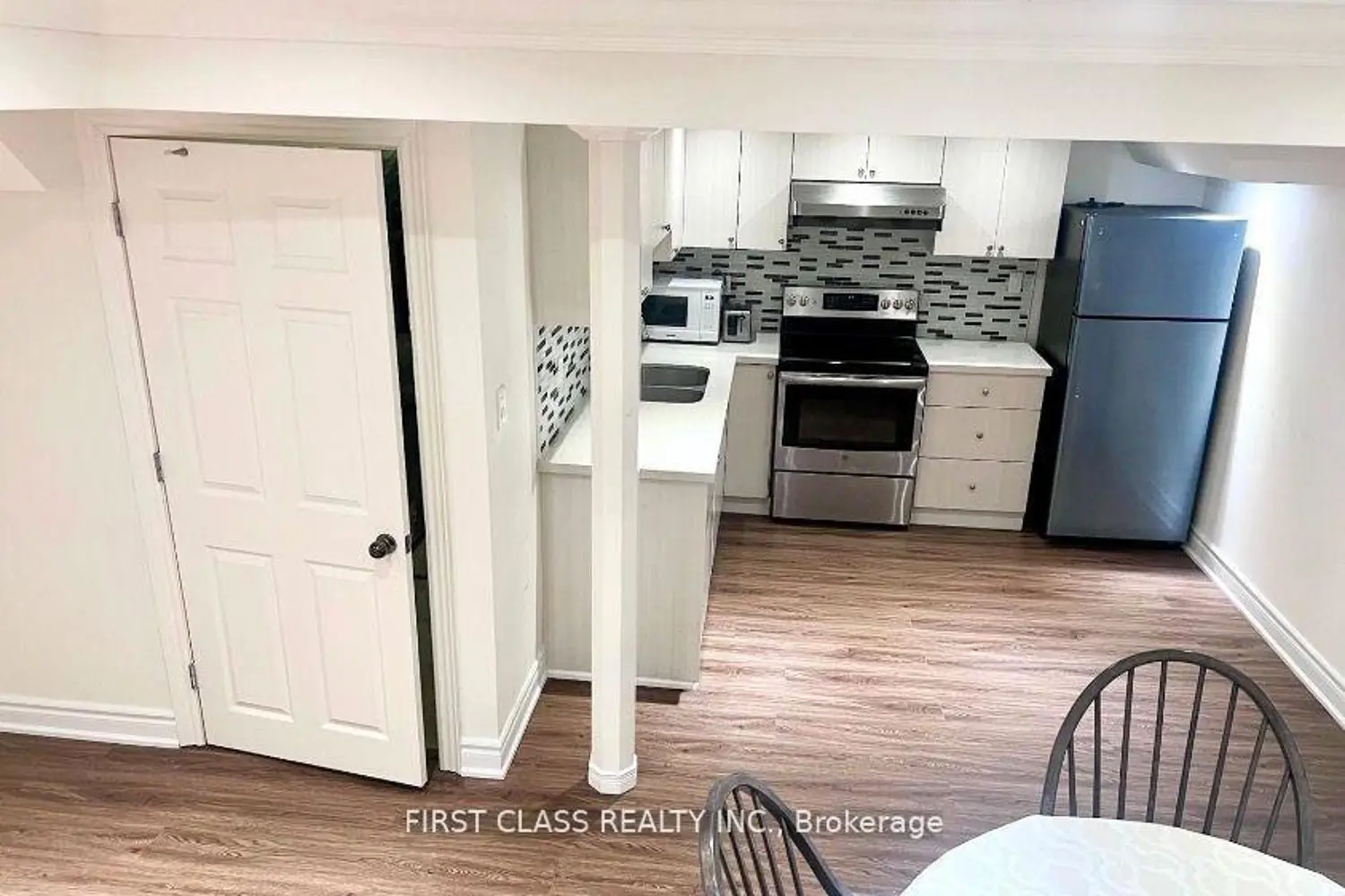 9 Wiley Avenue photo 5