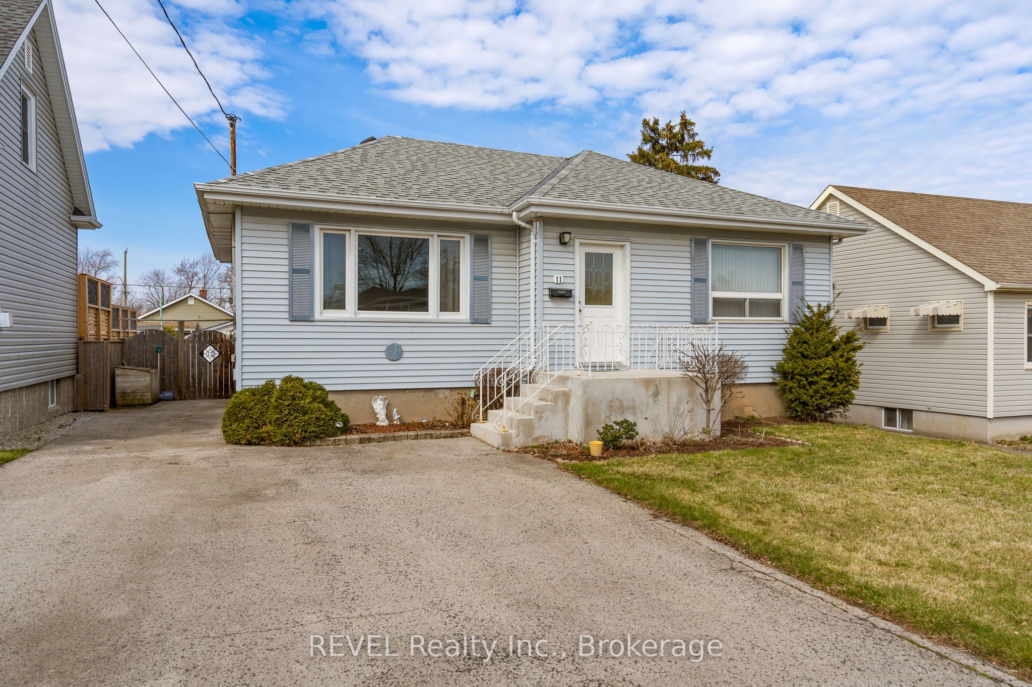 11 Melrose Avenue, St. Catharines, ON, L2P 2E3