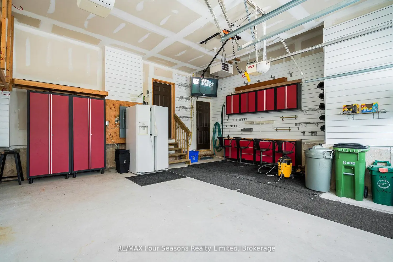 Additional image 20 of 106 Venture Boulevard