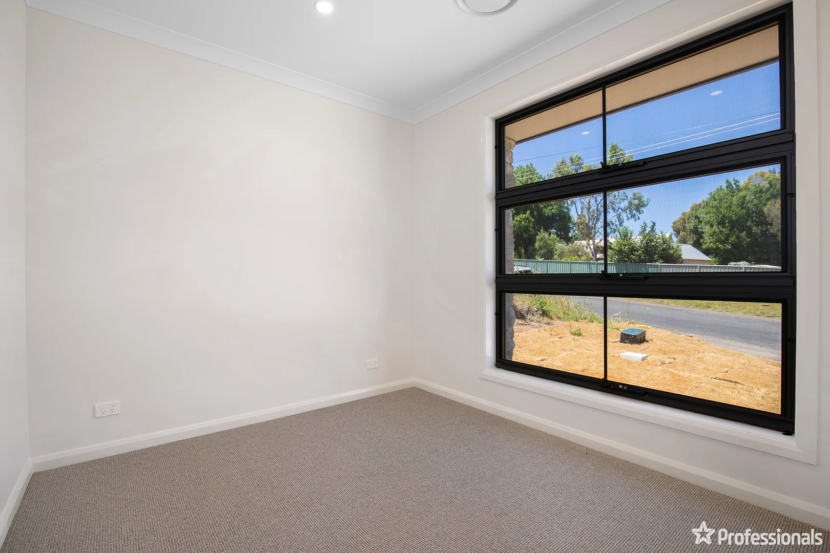 Additional image 12 of 15 Madgwick Drive, Armidale NSW 2350