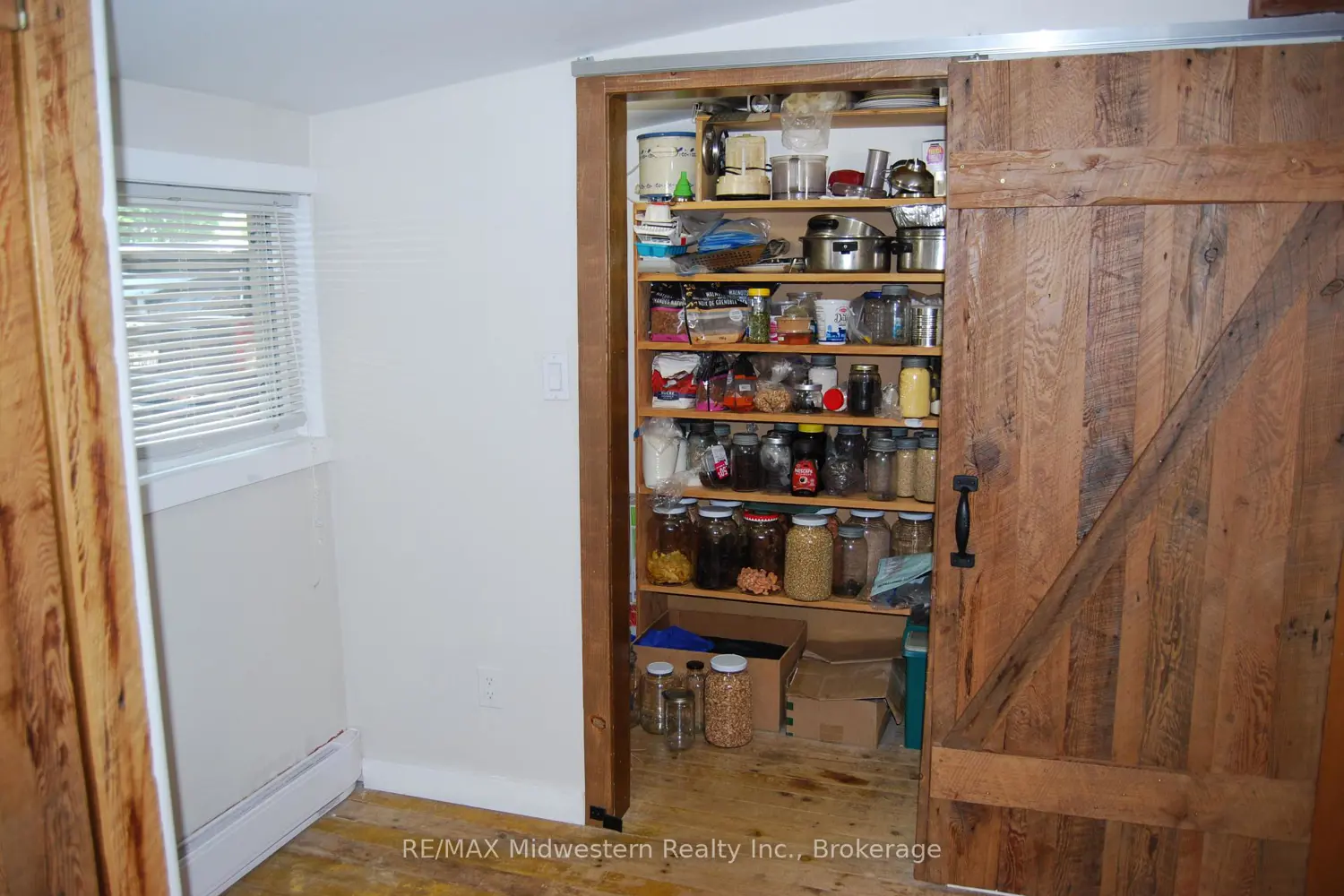 Additional image 10 of 410 Temple Street