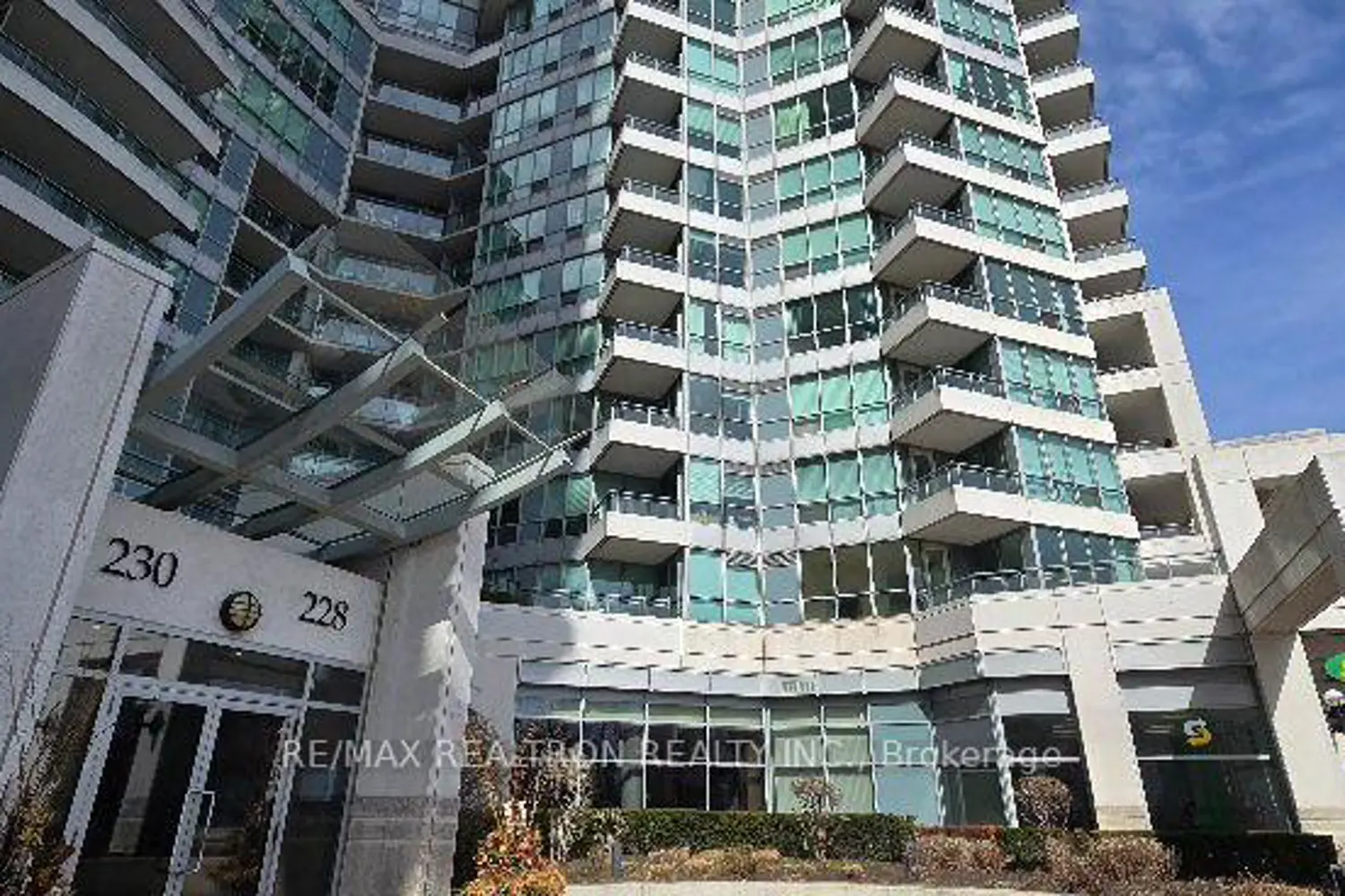 228 Queens Quay 306