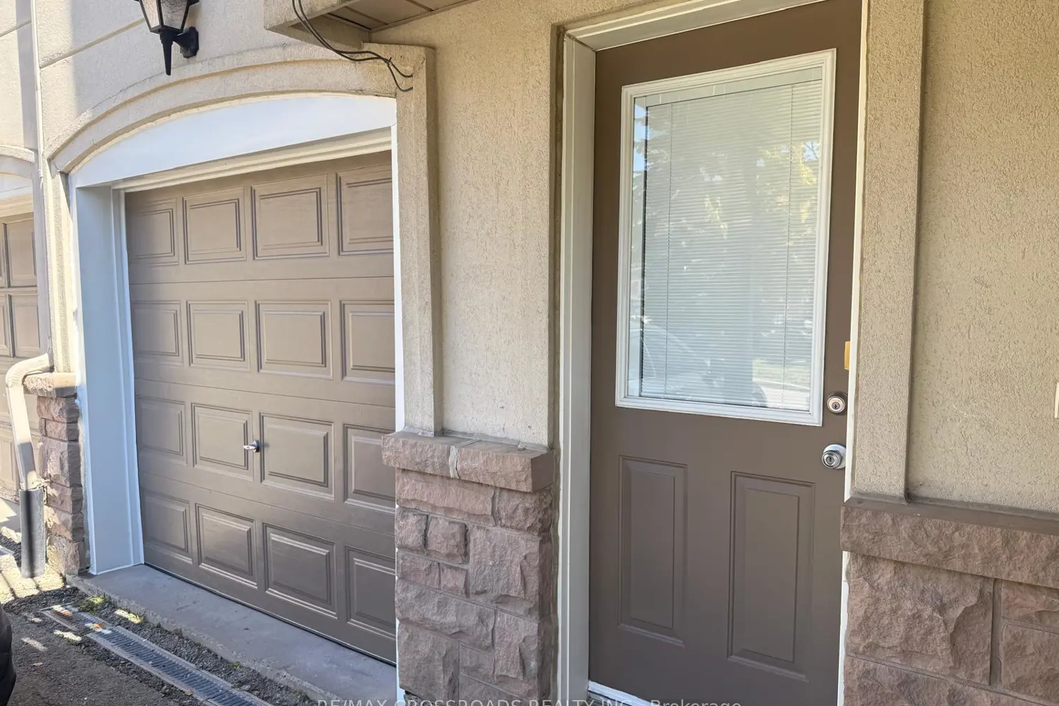 10 Post Oak Drive 2 photo 3