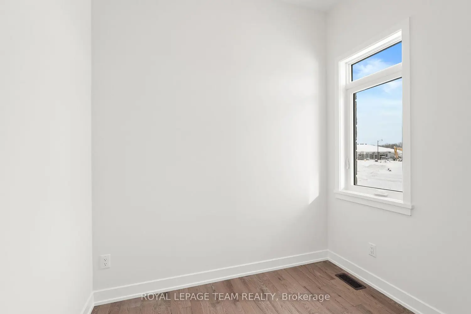 Additional image 14 of 1086 Moore Street