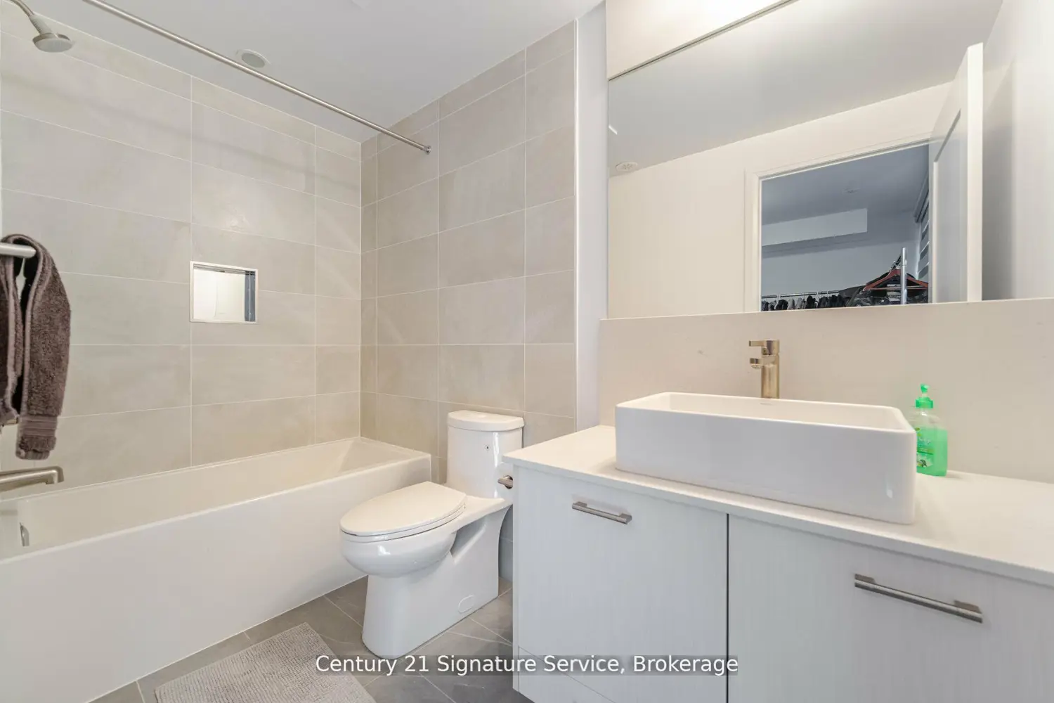 Additional image 8 of 101 Erskine Avenue Th05