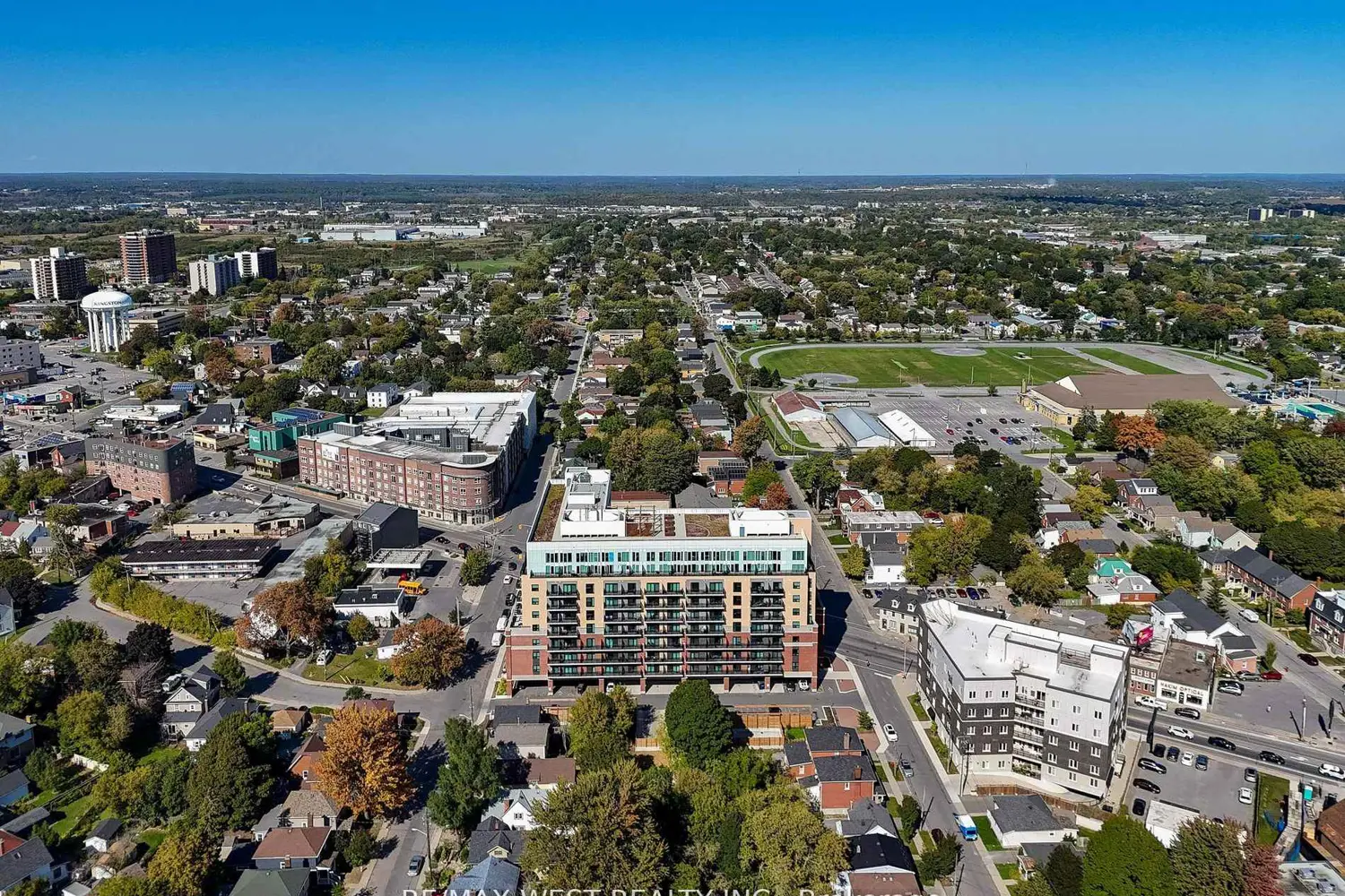 Additional image 2 of 652 Princess Street 440