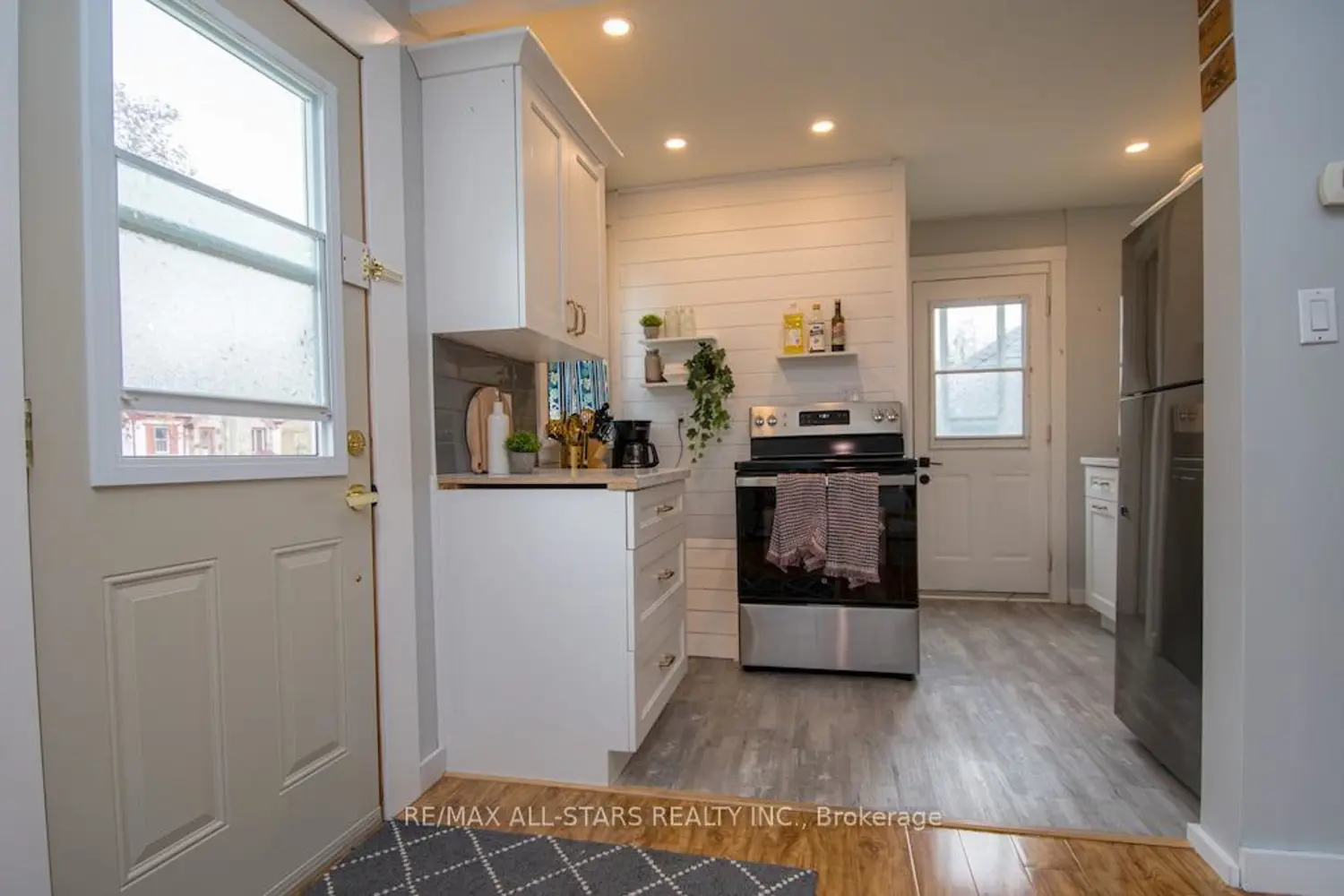 Additional image 3 of 32 Adelaide Street