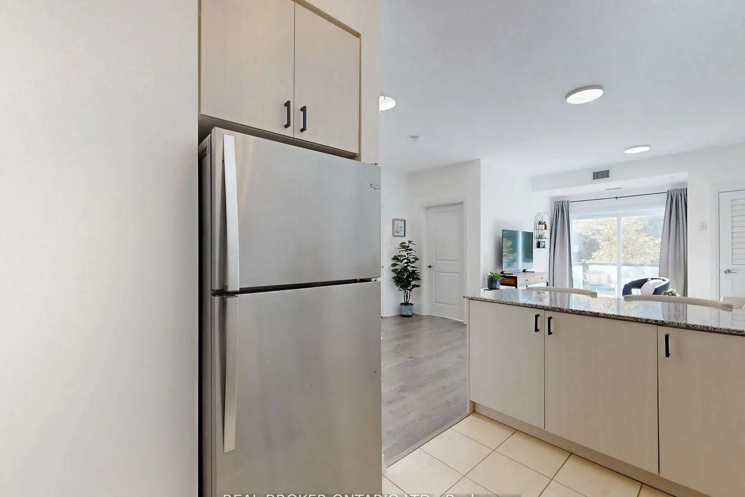 481 Rupert Avenue 122 photo 3