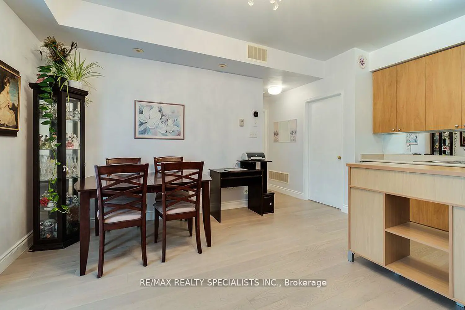 Additional image 9 of 4985 Southampton Drive 44