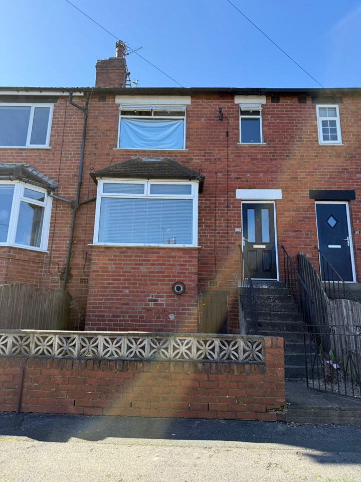 3 Bed Terraced House, Aston Place, LS13, N1 7GU