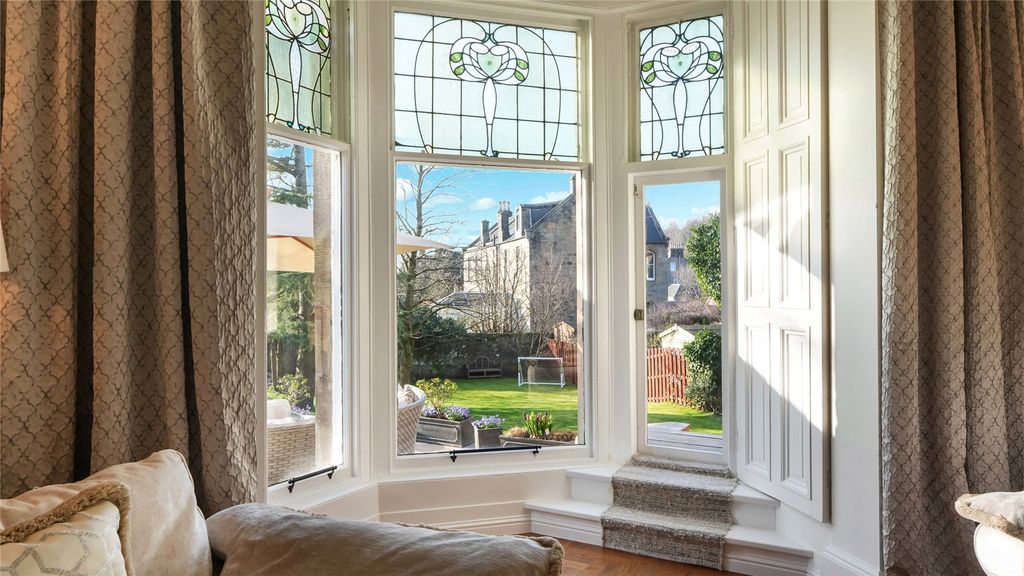 Additional image 4 of 3 bed flat for salePark Place, Stirling, Stirlingshire FK7