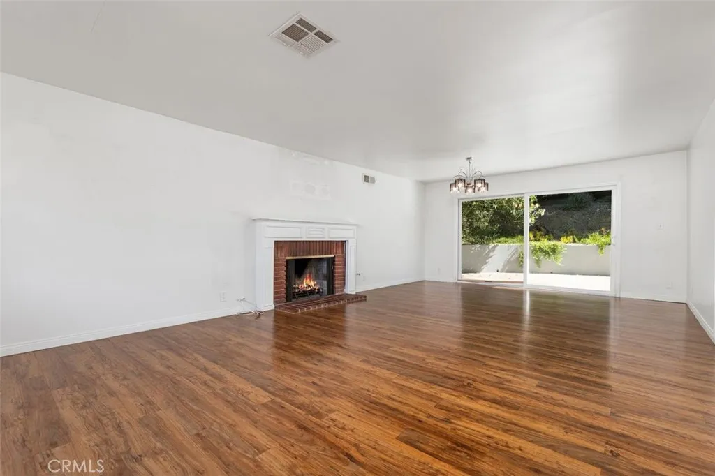 Additional image 7 of 21801 Providencia St, Woodland Hills, CA 91364