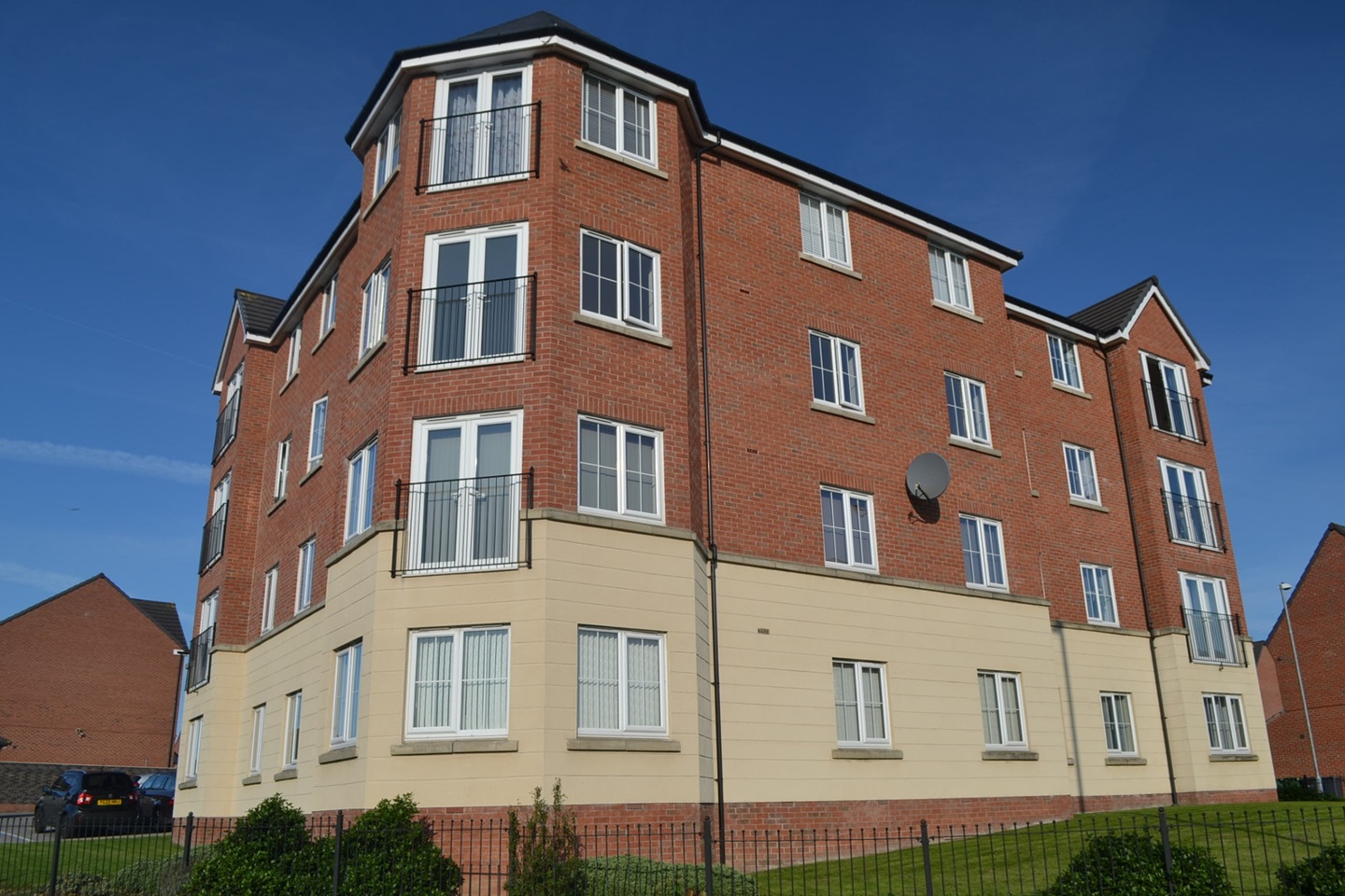 2 Bed Flat, Waggon Road, LS10, N1 7GU